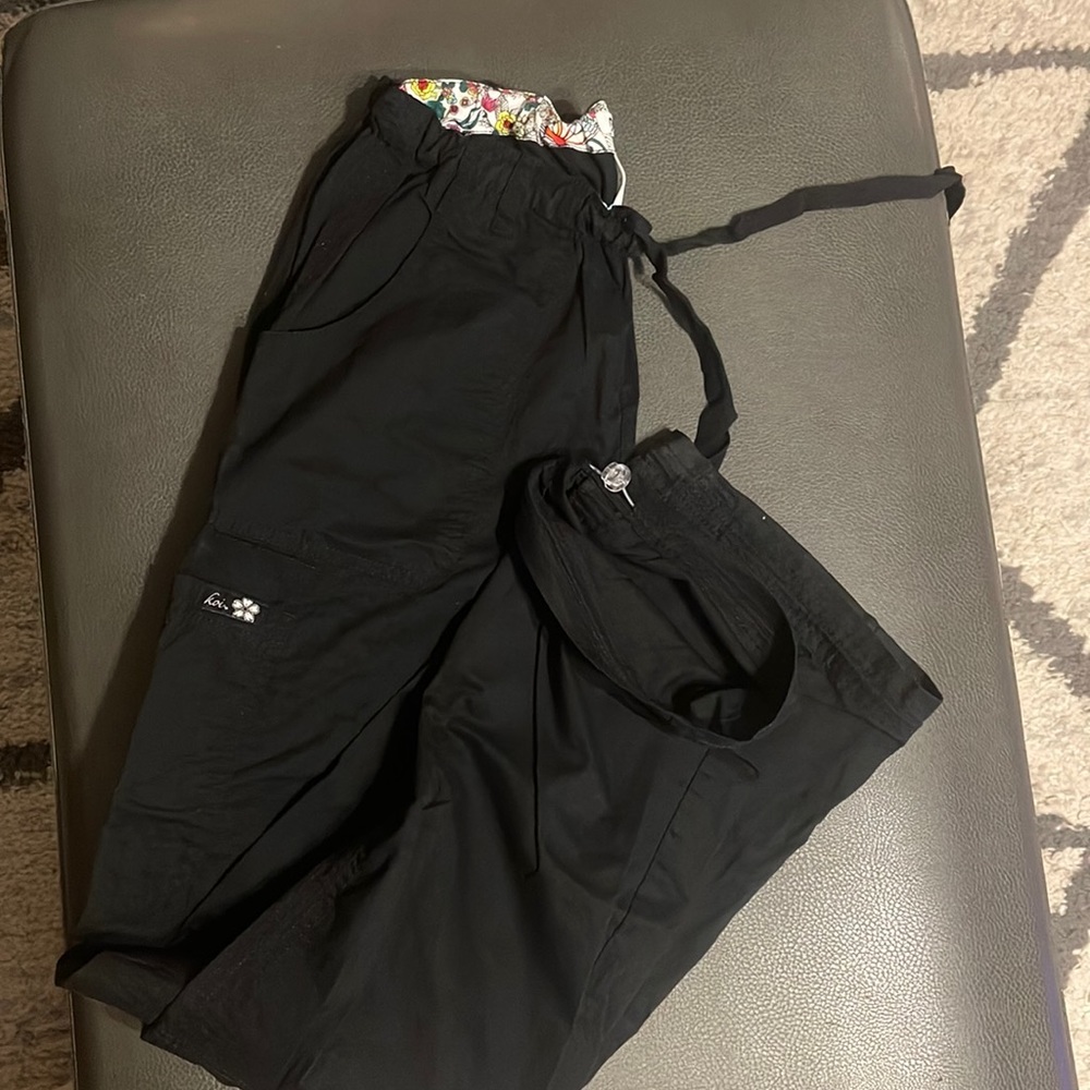 Koi Scrubs